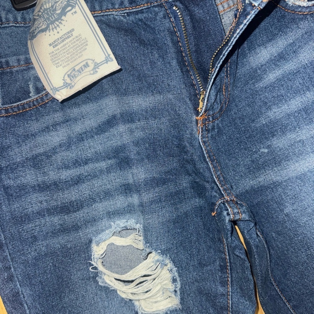 Stylish Distressed Skinny Jeans in Blue - Picture 5 of 5